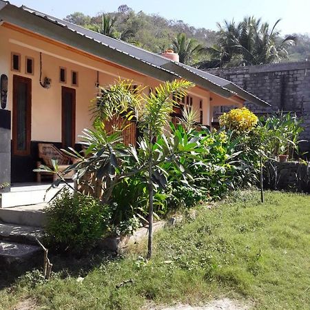 Telage Indah Homestay Kuta  Bagian luar foto